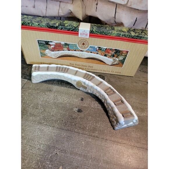 Hallmark 1991 train trestle display stand Xmas decor - Picture 1 of 4